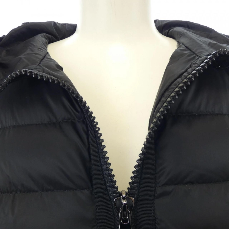 Moncler MONCLER 20938496000 Áo khoác lông 628000