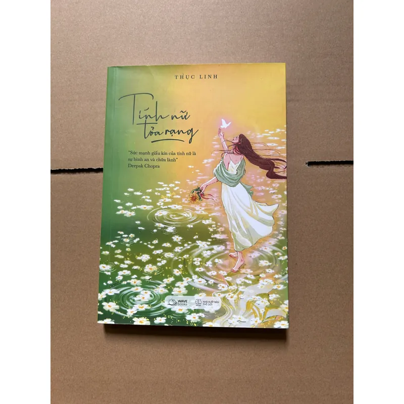 Tính nữ toả rạng 703331