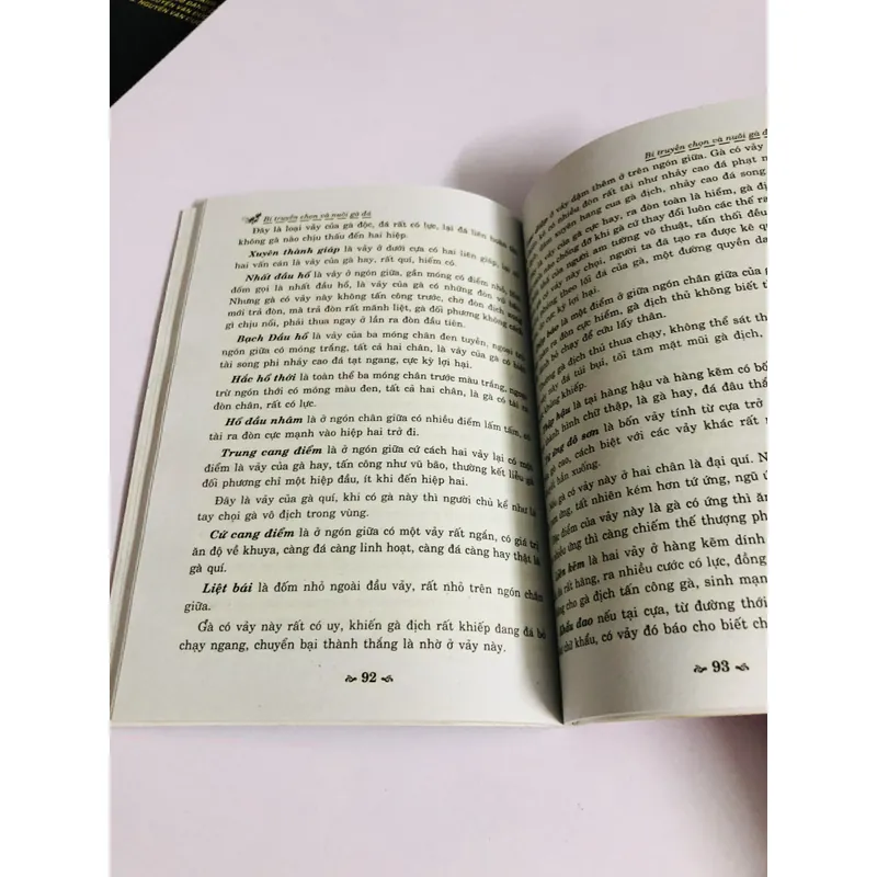 BÍ TRUYỀN CHỌN VÀ NUÔI GÀ ĐÁ  726853