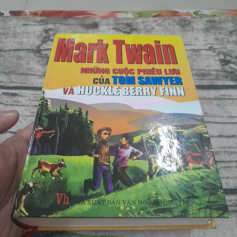 Mark Twain Những cuộc phiêu lưu của Tom Sawyer và. Bìa cứng 599339