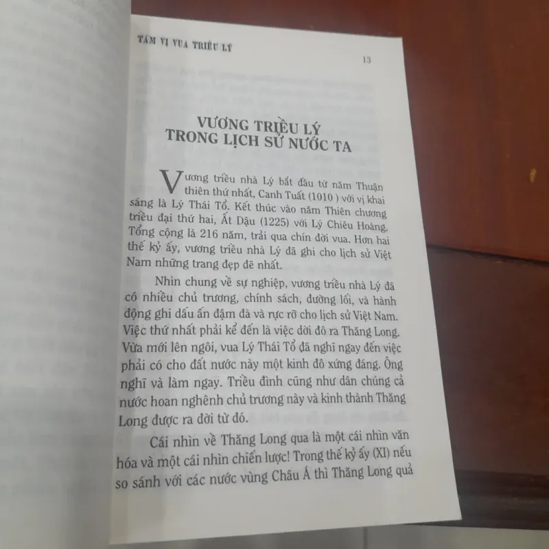 Gs. Vũ Ngọc Khánh - TÁM VỊ VUA TRIỀU LÝ 932164