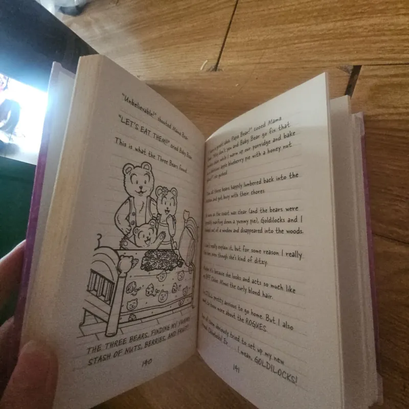 Dork diaries once upon a dork (bìa cứng) Giá 40k  603932