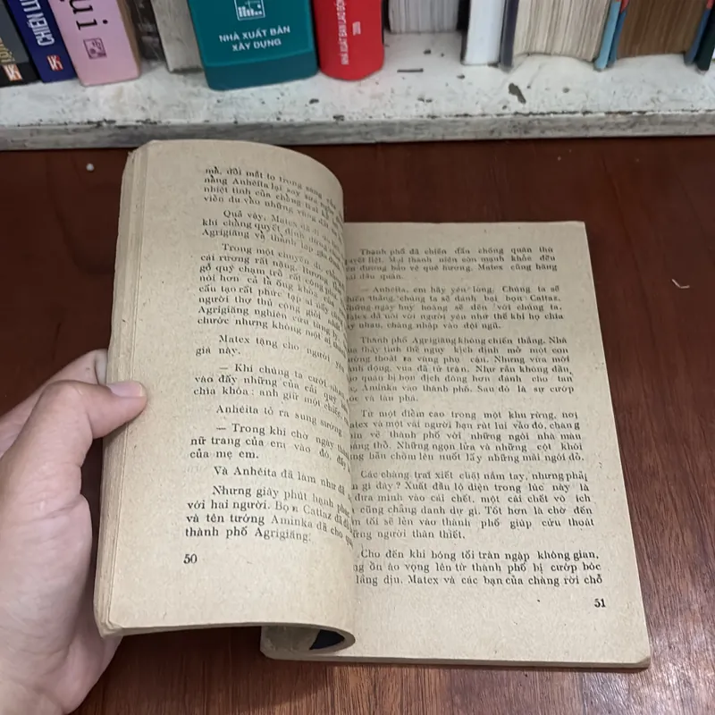 II Truyện Cổ Và Thần Thoại Trên Đảo Xixin: Tên Trộm Tu Viện Capuyxen - 1987 604923