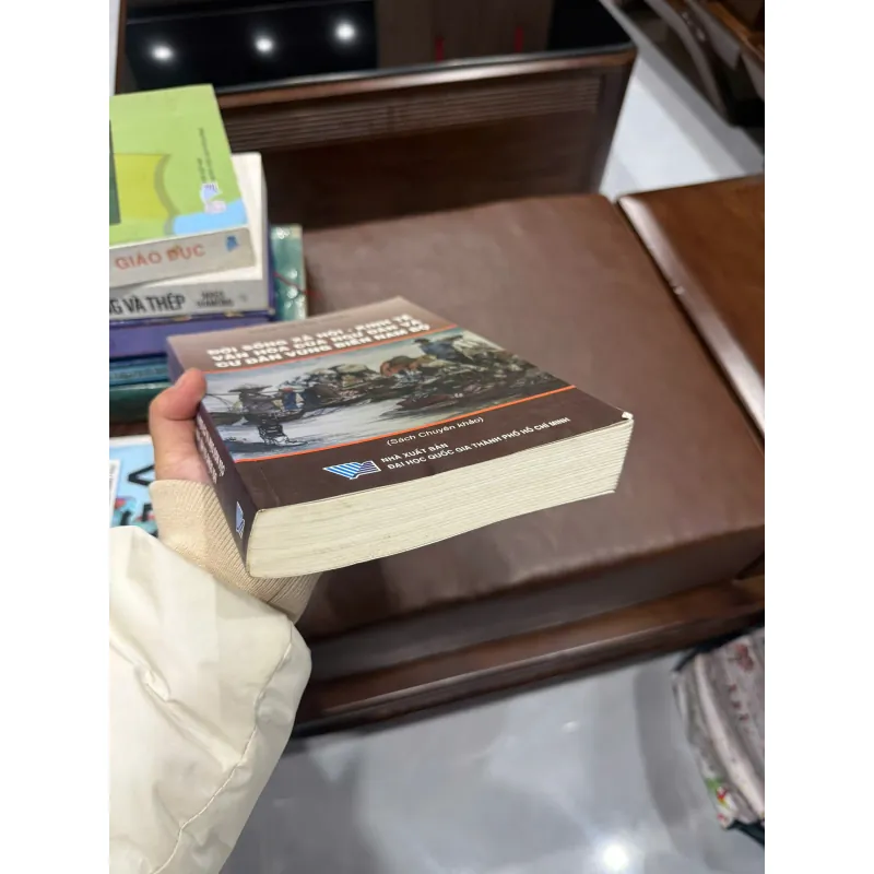 ĐỜI SỐNG XÃ HỘI – KINH TẾ – VĂN HÓA CỦA NGƯ DÂN VÀ CƯ DÂN VÙNG BIỂN NAM BỘ- K4 1019957