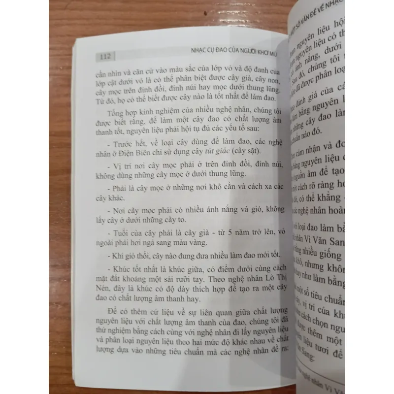 NHẠC CỤ ĐAO CỦA NGƯỜI KHƠ MÚ 713516