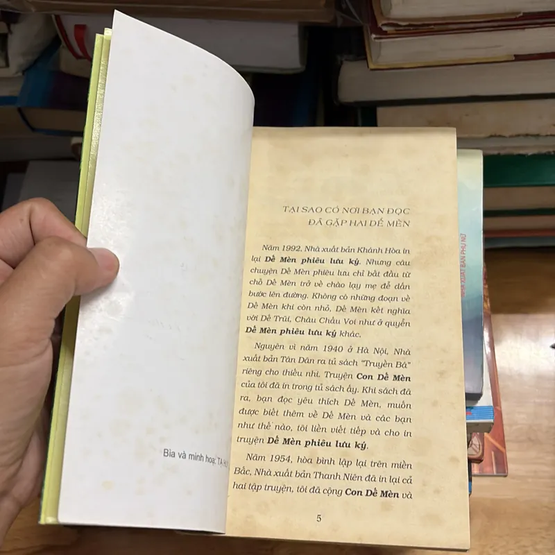II Văn Học: Dế Mèn Phiêu Lưu Ký - Tô Hoài - 2014 700586