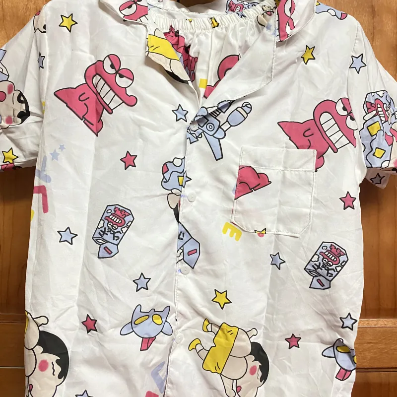 Bộ quần áo ngủ ngắn tay nữ Shin cậu bé bút chì  786917