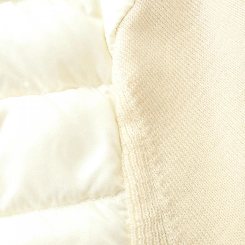 Áo khoác lông vũ MONCLER 640603