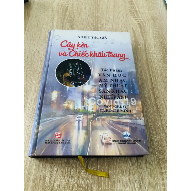 CÂY KÈN VÀ CHIẾC KHẨU TRANG – TÁC PHẨM NGHỆ THUẬT MÙA COVID 📚 973688