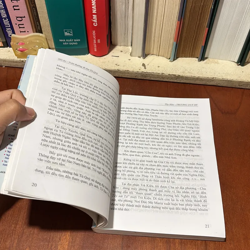 [Chữ Ký Tác Giả] - II Hồi Ký: Trên Đường Đi Tìm Tú Quỳ - Thy Hảo Trương Duy Hy - 2012 727603