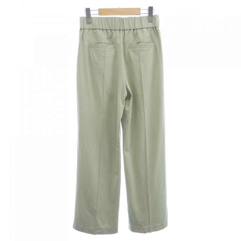 Quần MONCLER J10938H00015 M3988 648541