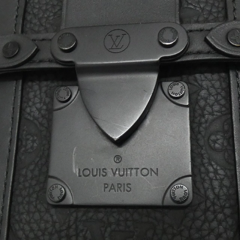 Túi xách đeo vai Louis Vuitton Trunk Wearable Wallet Monogram Trianon M82070 611703