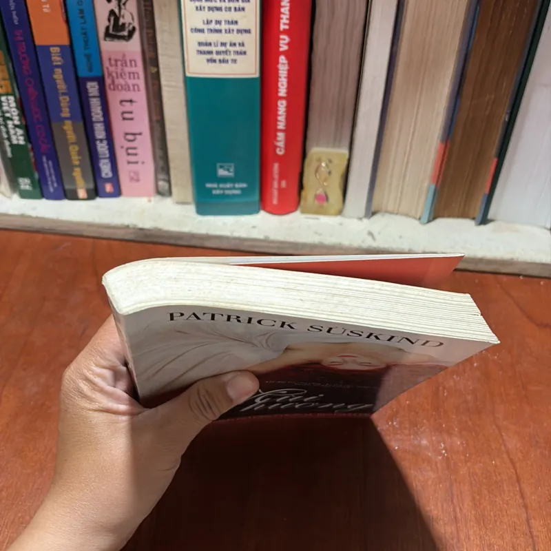 II Tiểu Thuyết: Mùi Hương, Chuyện Một Kẻ Giết Người - PATRICK SUSKIND - Lê Chu Cầu (Dịch) 795582