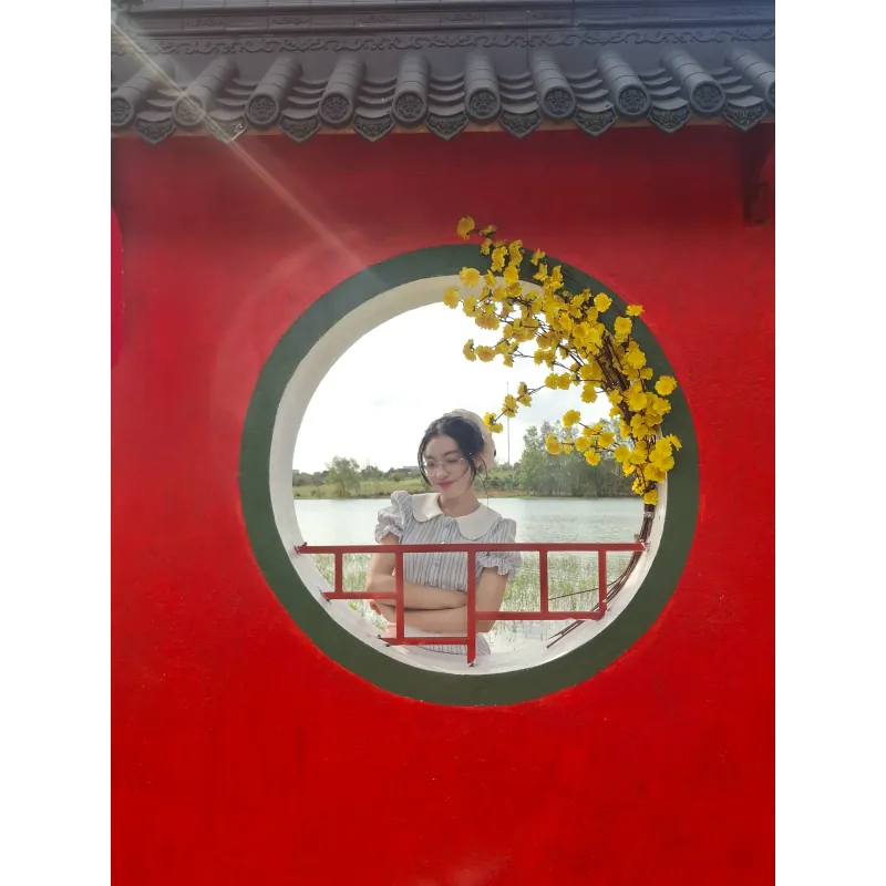 Set áo + chân váy dài, size S, màu xanh dương, còn mới, đã mặc qua 2 lần. 927626