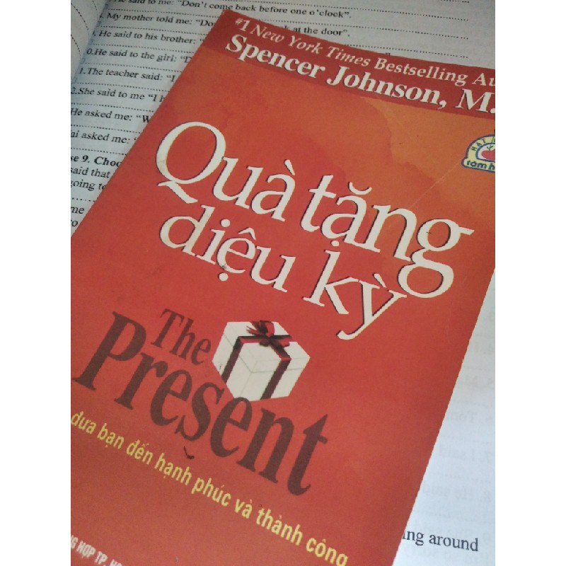 Sách Quà tặng diệu kỳ - First News - Spencer Johnson, M.D. 13822