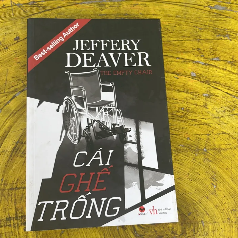 COMBO JEFFEREY DEAVER : NỮ PHỤ TÁ VÀ BÙA MÊ ĐÀN ÔNG & CÁI GHẾ TRỐNG 748869