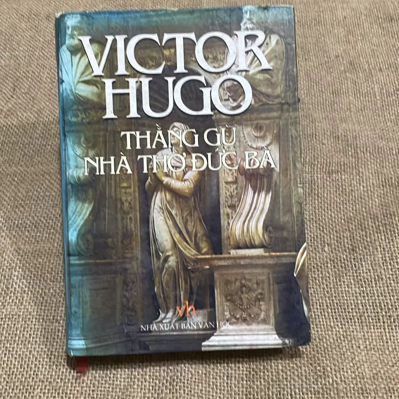 Victor Hugo - Thằng gù Nhà thờ Đức Bà - sách bìa cứng 565333