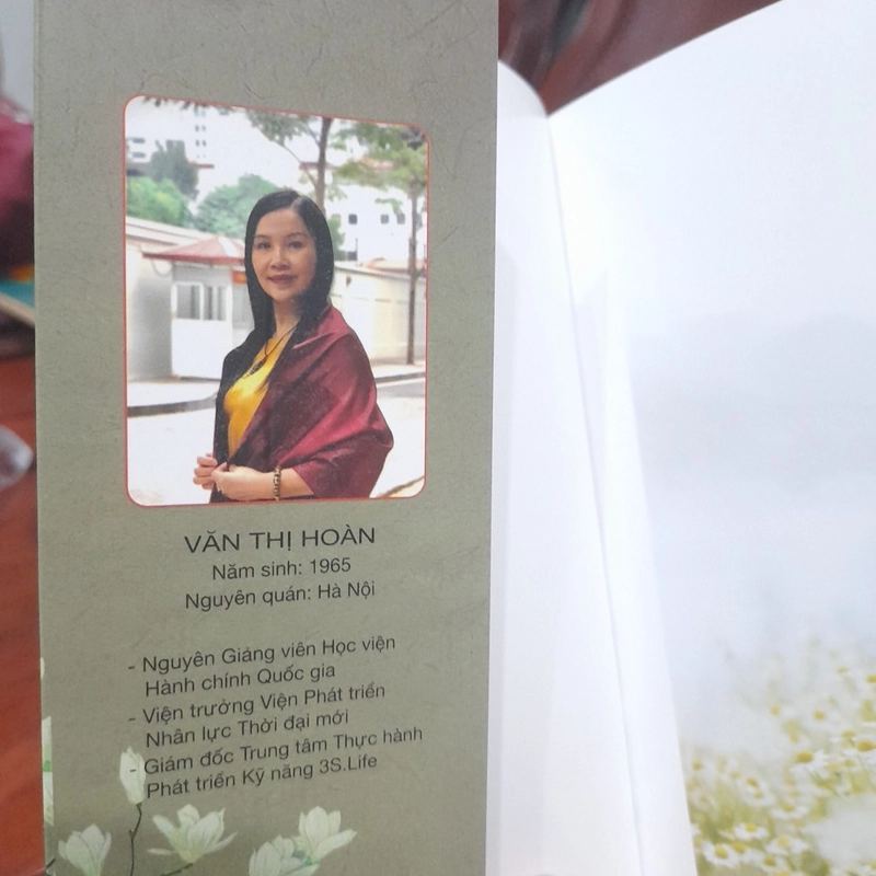 Văn Thị Hoàn - KHÓC (thơ) 260160