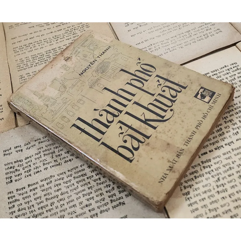 THÀNH PHỐ BẤT KHUẤT - tác giả: Nguyên Thanh 707920