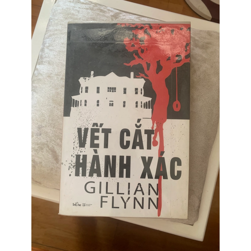 Vết Cắt Hành Xác - Gillian Flynn 465754