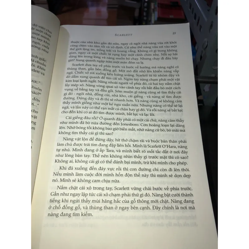 Scarlett - Hậu cuốn theo chiều gió.  - Alexandra Ripley 974189