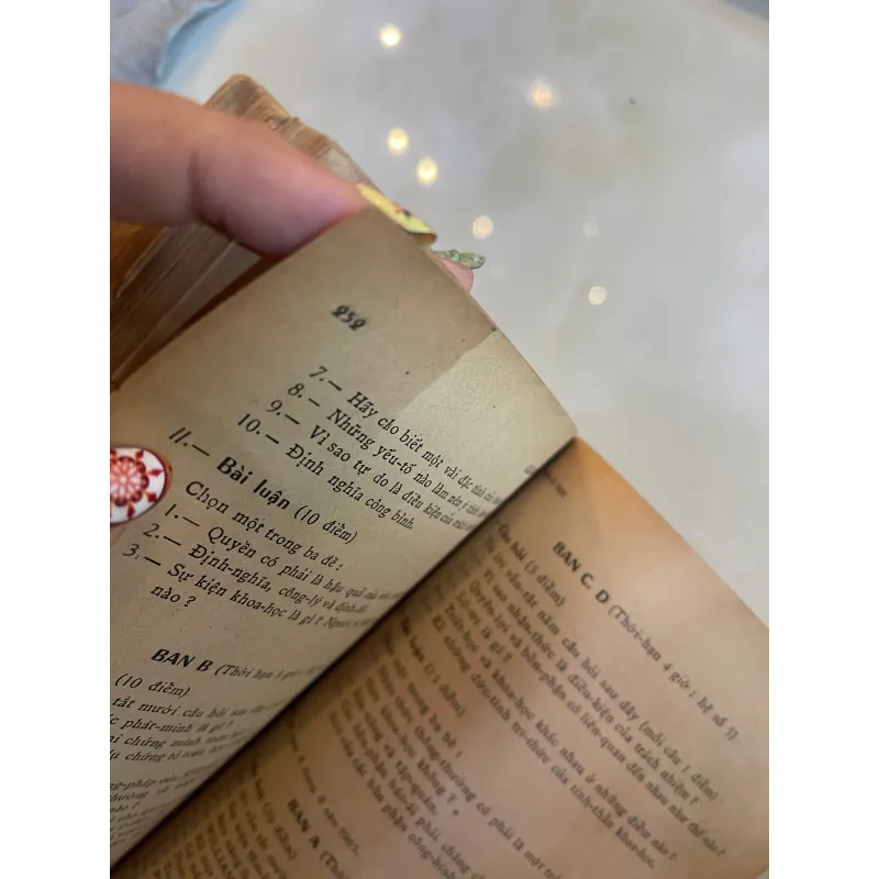 GIÁO KHOA TRIẾT HỌC LUẬN LÝ HỌC ĐỆ NHẤT ABCD - TRẦN ĐỨC AN  1045957