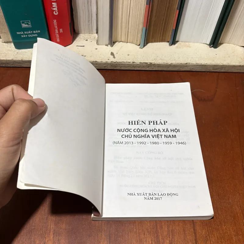 II Sách Chính Trị: Hiến Pháp Nước Cộng Hoà Xã Hội Chủ Nghĩa Việt Nam - 2017 747896