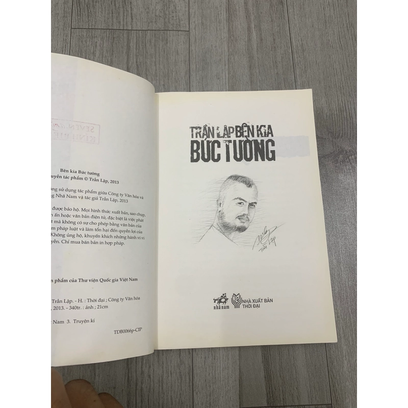 Bên kia bức tường - Trần Lập. 2b2 552814