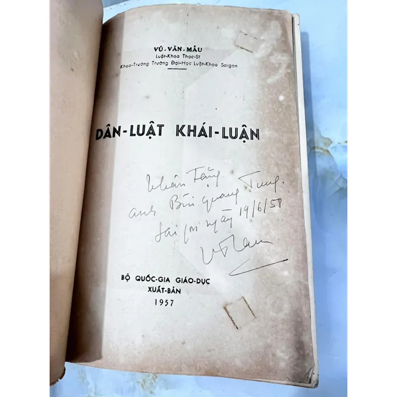 DÂN LUẬT KHÁI LUẬN - VŨ VĂN MẪU (CÓ CHỮ KÝ TÁC GIẢ) 756972