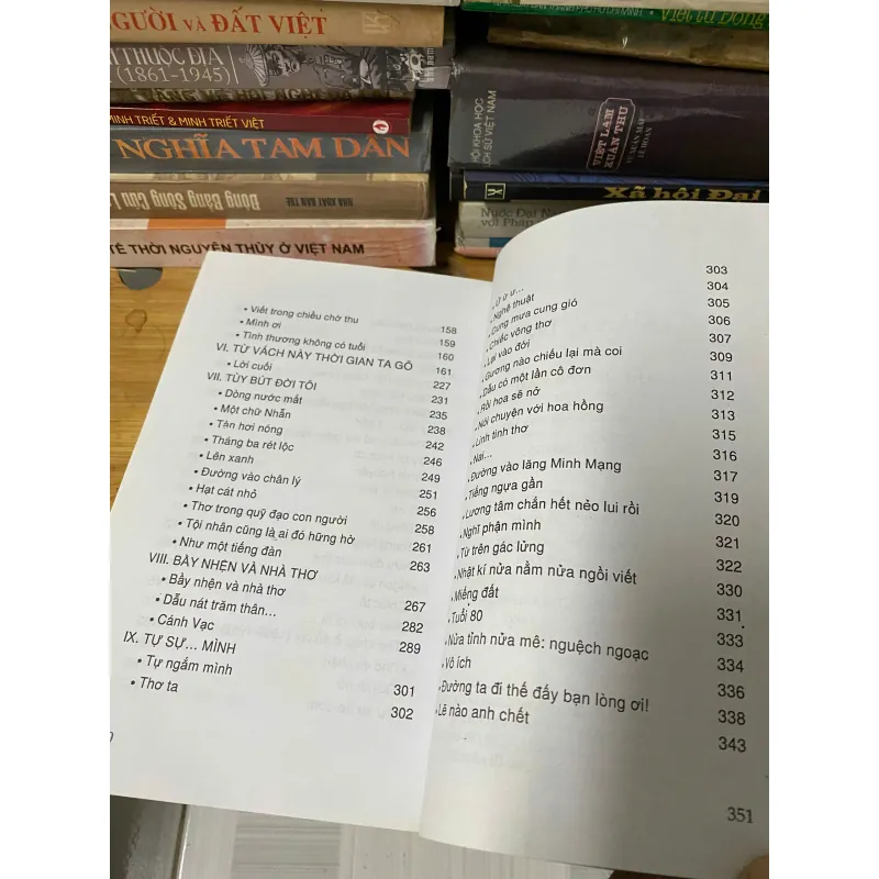 Sách cũ: Bài ca tự tình - Lưu Trọng Lư 1037117