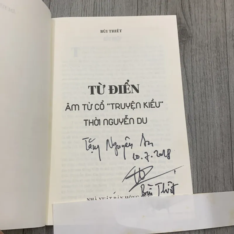 Từ điển âm từ cổ truyện kiều thời nguyễn du. Có chữ ký tặng. 7b1 1027865