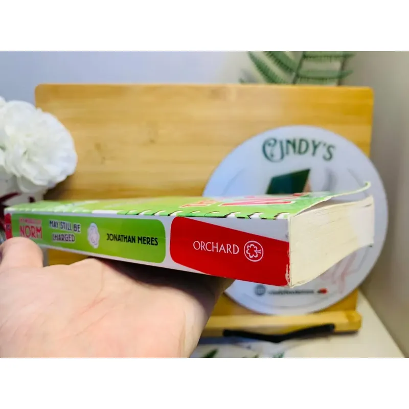 [Sách tiếng Anh 2hand] Like new 90% - 😂 The World of Norm – Jonathan Meres 🤪 715200