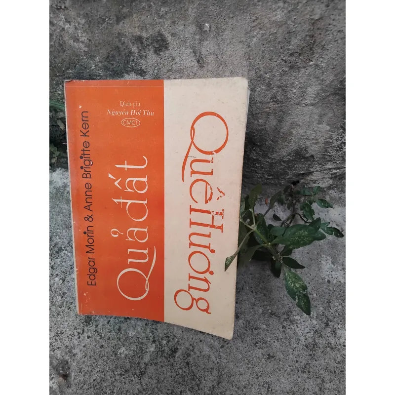 Quả đất quê hương của Edgar Morin và Anne Brigitte Kem  1026214