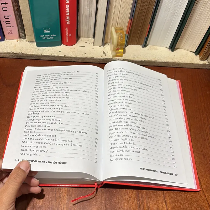 II Lịch Sử: Theo Dòng Thời Cuộc - Thiếu Tướng Trần Minh Hùng - 2013 782346