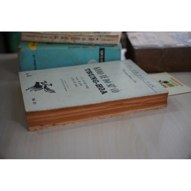 Khảo về đồ sứ cổ trung hoa - Vương Hồng Sển 357737