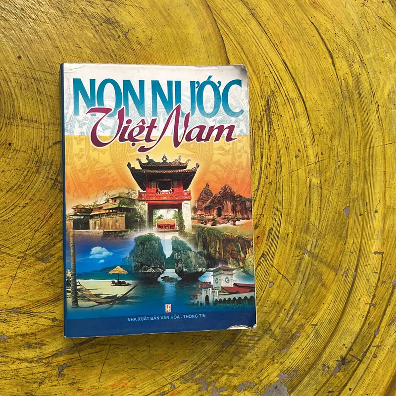 NON NƯỚC VIỆT NAM - PHẠM CÔNG SƠN BIÊN SOẠN 702071