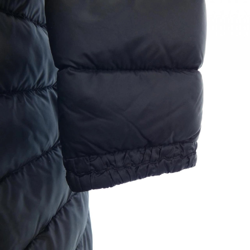 Áo khoác lông vũ MONCLER 638917