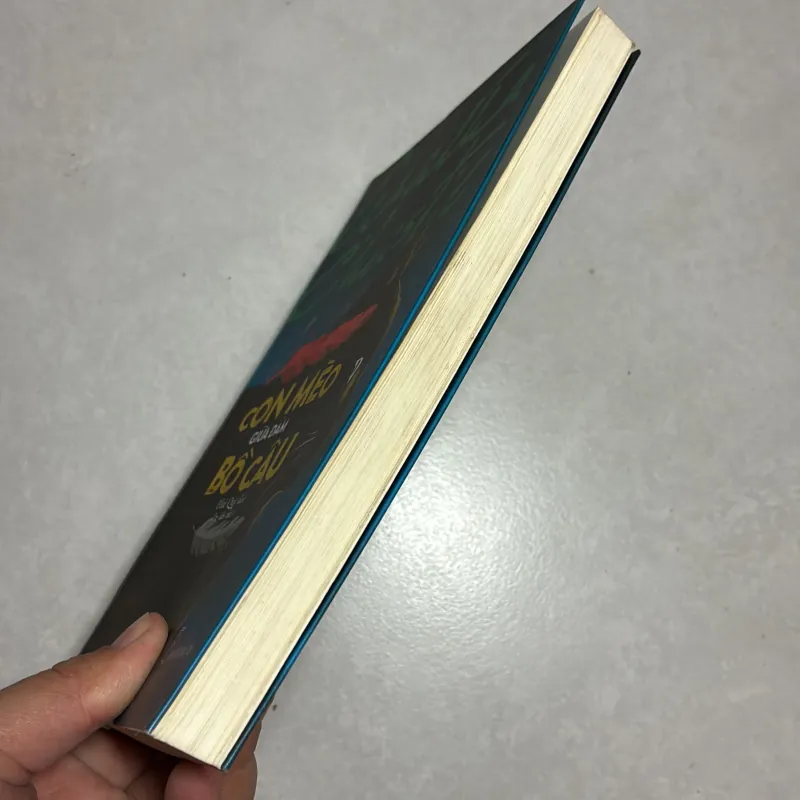 Con mèo giữa đám bồ câu - Agatha Christie 777740