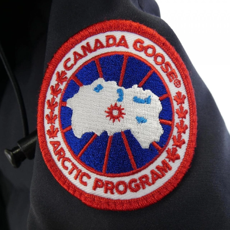 Áo khoác lông vũ MACKENZIE của CANADA GOOSE 2302JL - Hàng hiệu Authentic 814879