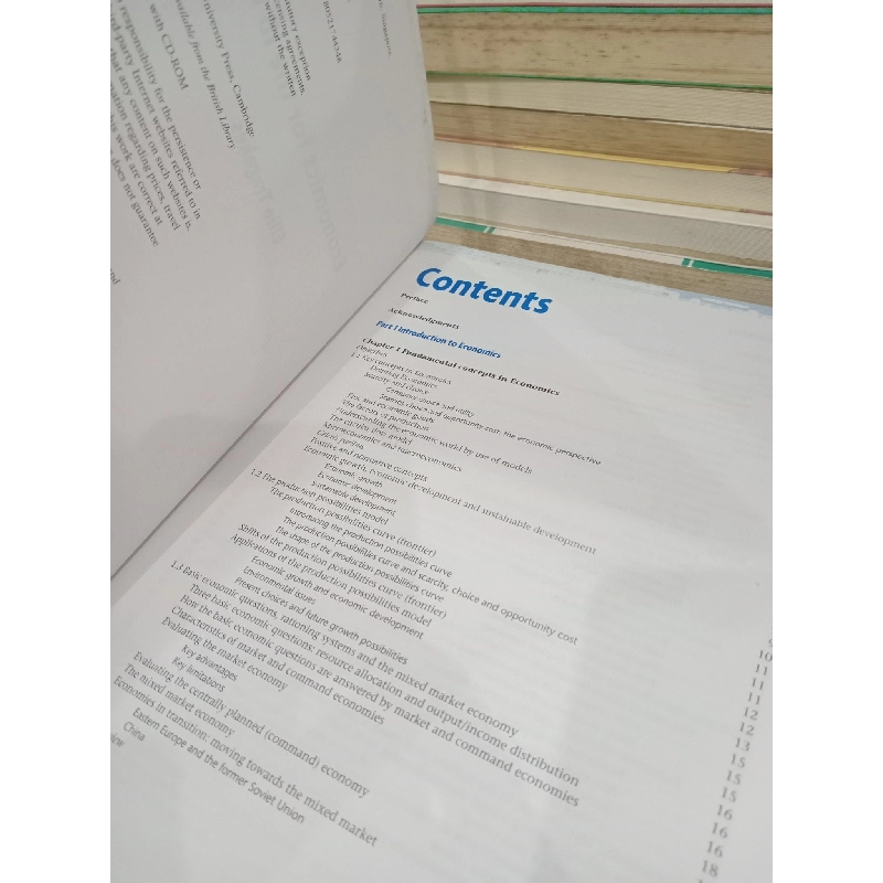 Economics for the IB Diploma, Standard and Higher level - Ellie Tragakes 934198