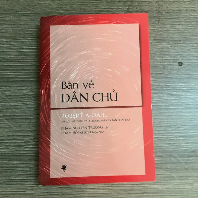 Bàn về dân chủ 930957
