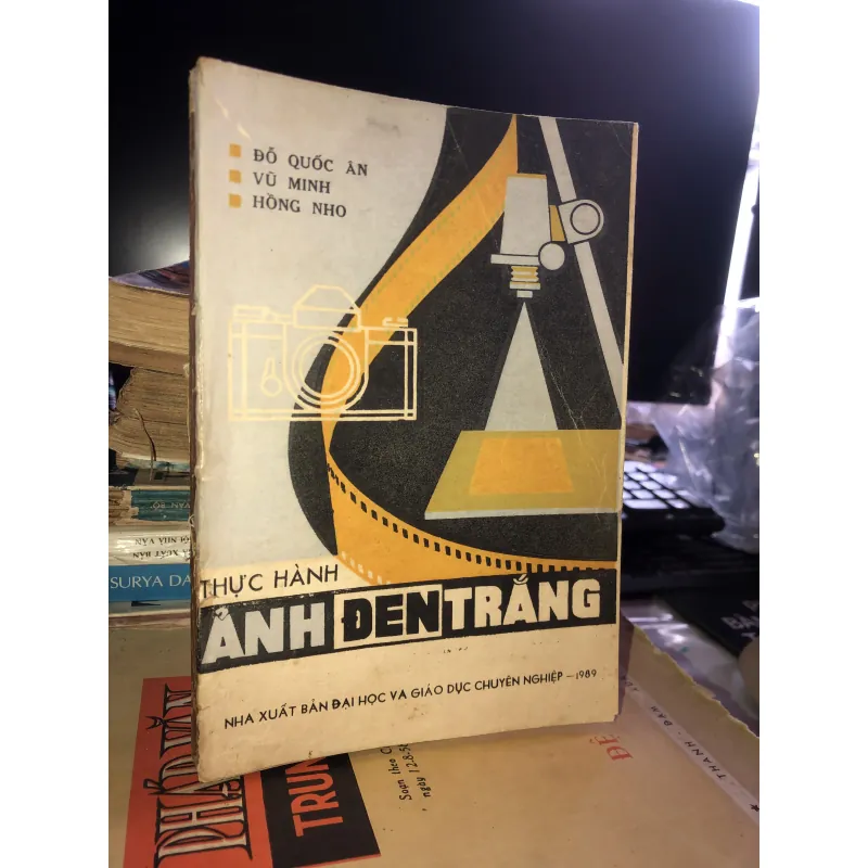 Thực hành ảnh đen trắng - Đỗ Quốc Ân & Vũ Minh & Hồng Nho 1021761