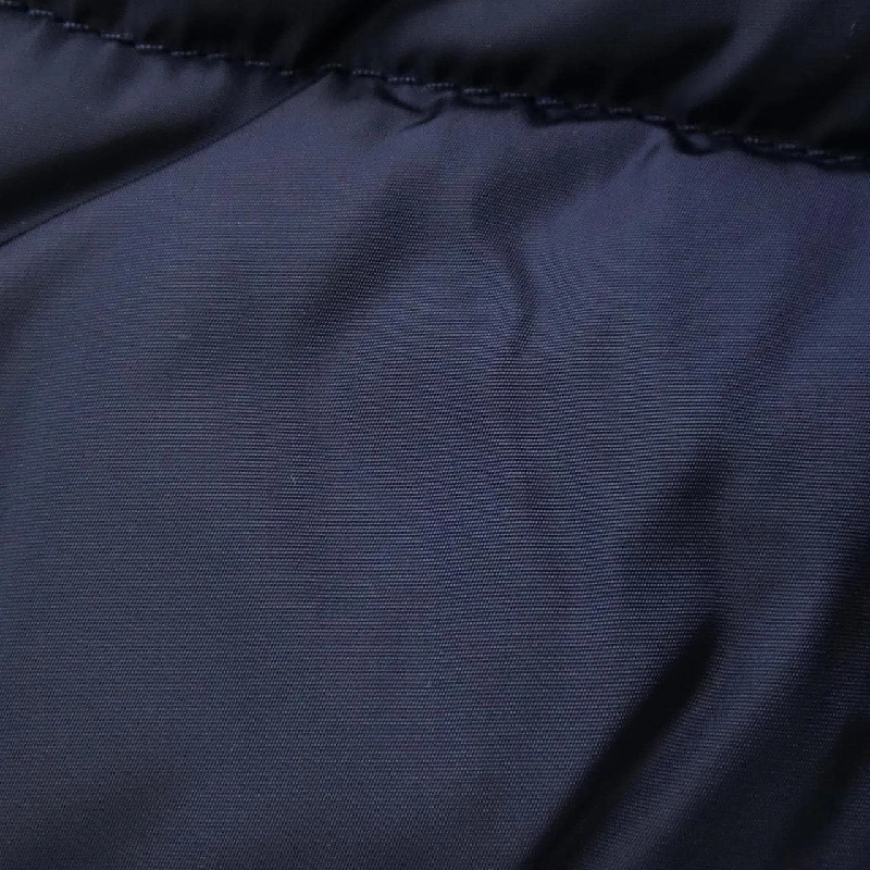 Áo khoác lông vũ MONCLER 642168