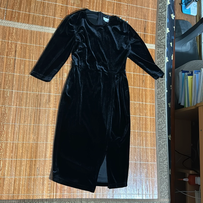Đầm nhung đen quý phái 478072