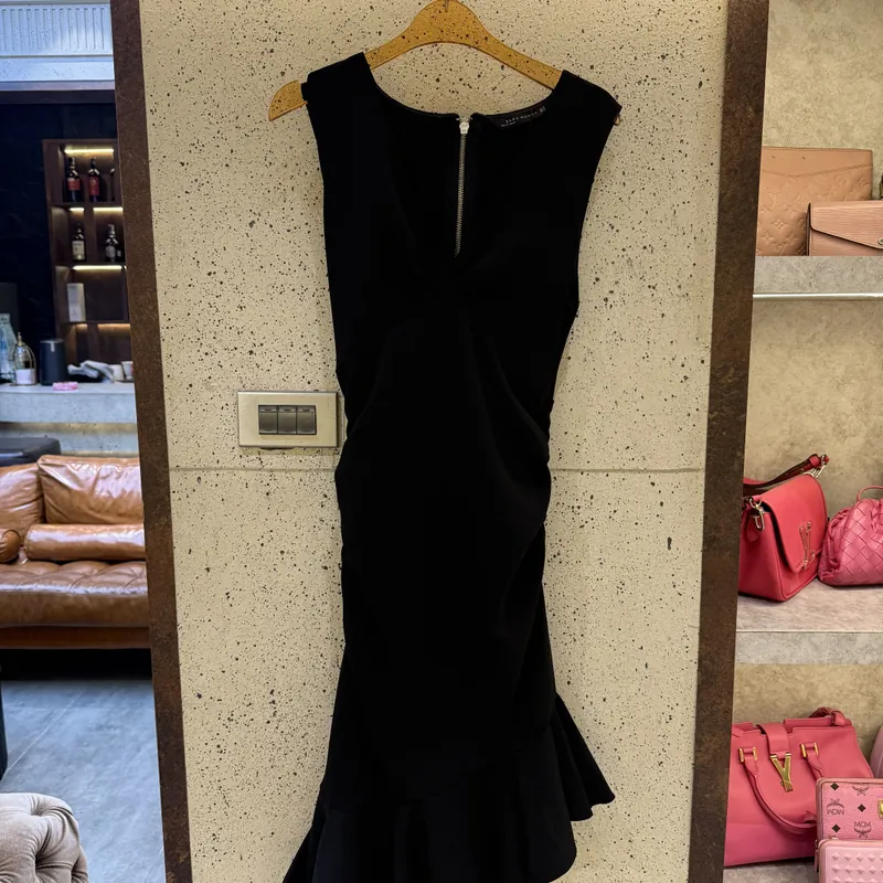 Váy Zara Chính Hãng Đen Đuôi Cá  717779