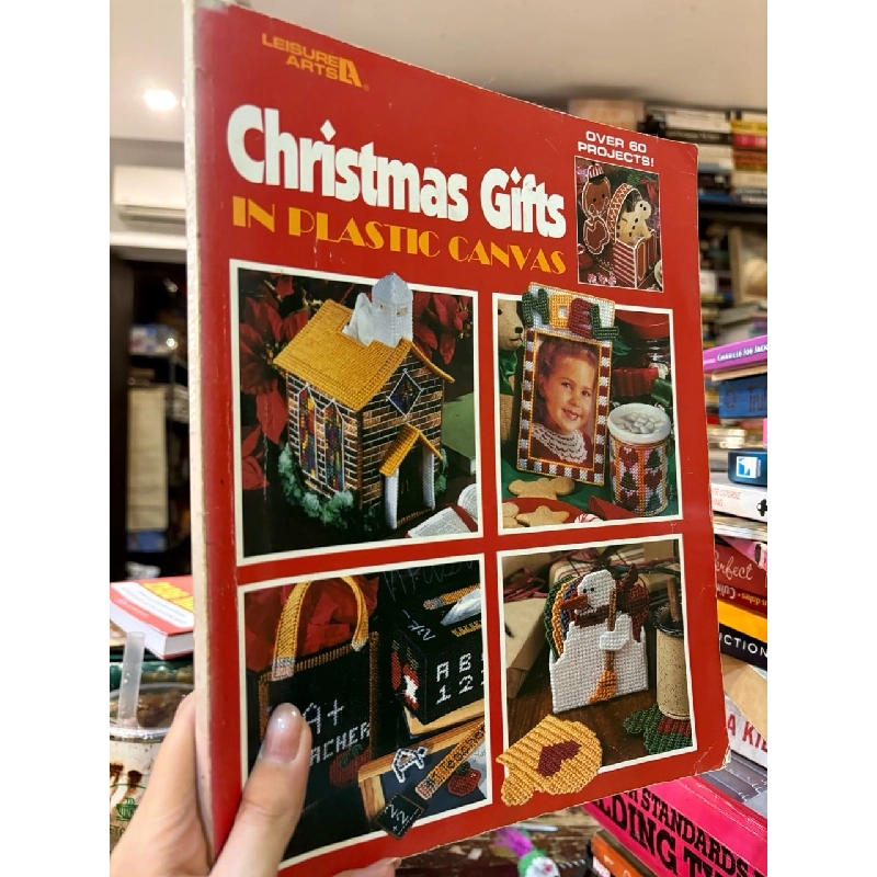 Chritmas gifts in plastic canvas 997538