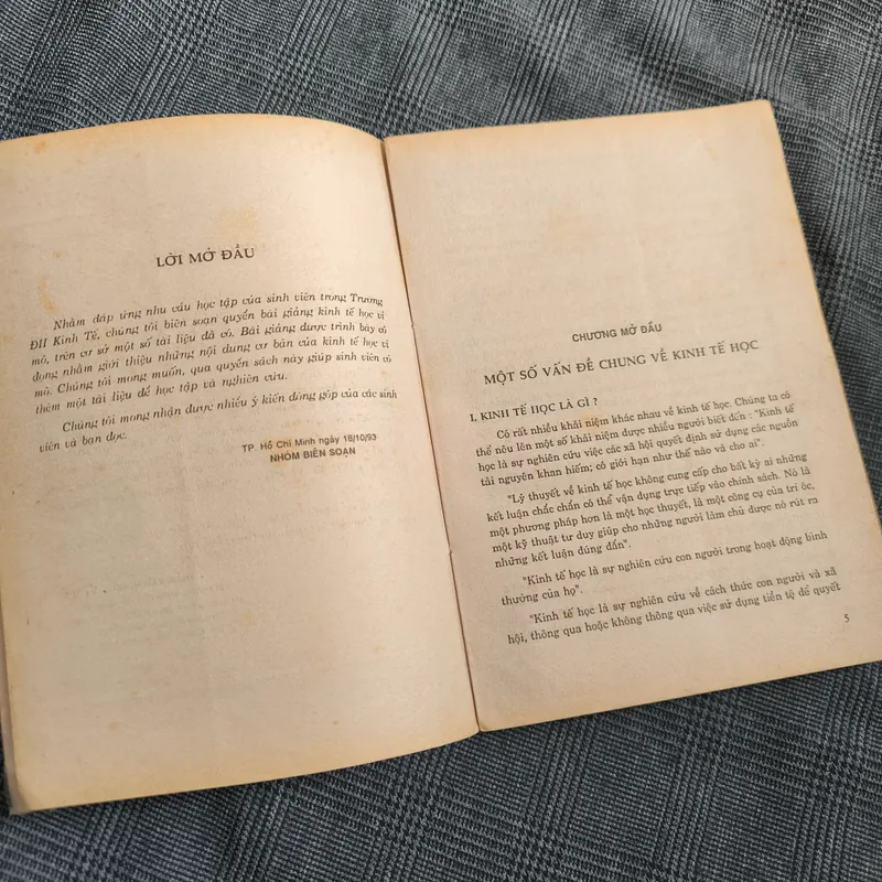 Kinh tế học Vi Mô (Microeconomics) - Trường Đại học Kinh tế TP.HCM - Năm 1993 607268