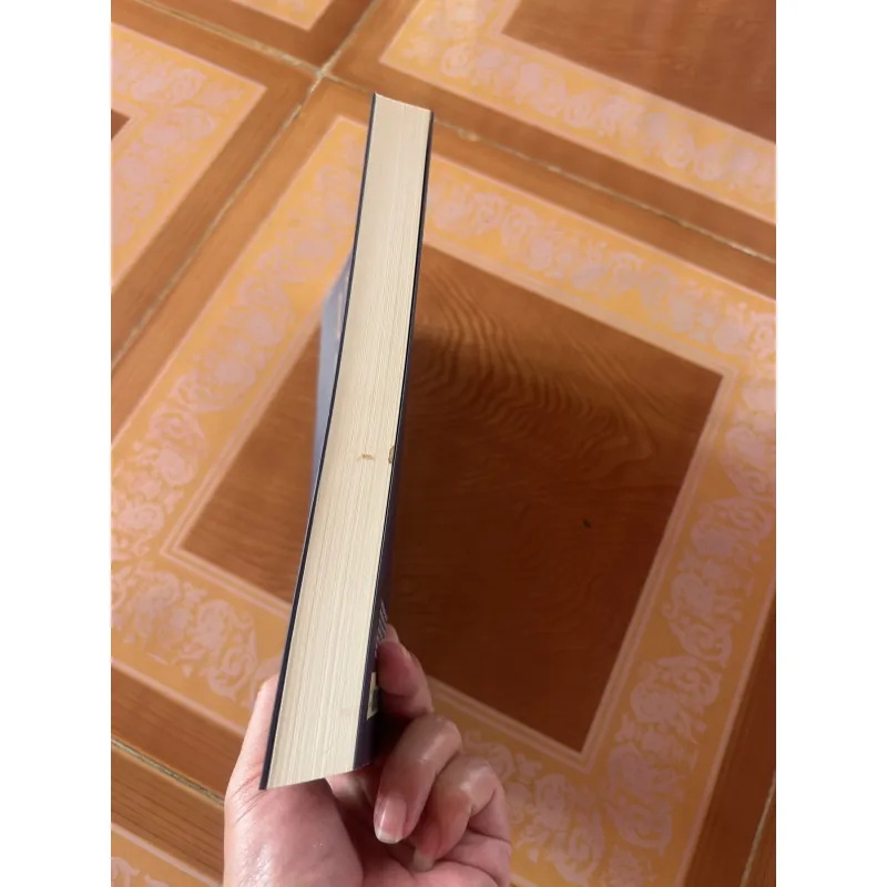 Tuyển tập truyện ngắn và vừa Lê Minh Khuê (như mới) 926740