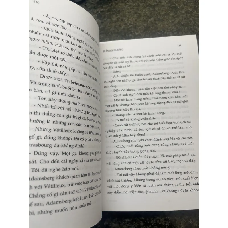 Bí ẩn nĩa ba răng Fred Vargas 713309