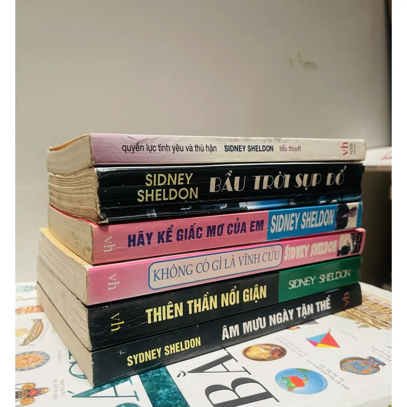 lô sách của nhà văn Sidney Sheldon 606109